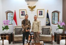 Gubernur NTB Lalu Muhamad Iqbal, bersama Menteri Perhubungan Dudy Purwagandhi. (Fen/Ist)