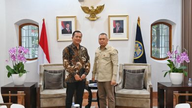 Gubernur NTB Lalu Muhamad Iqbal, bersama Menteri Perhubungan Dudy Purwagandhi. (Fen/Ist)