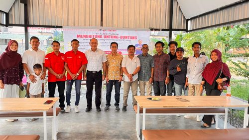 Foto: Pemateri dialog publik menghitung Untung buntung izin pertambangan rakyat di NTB. (Fen)