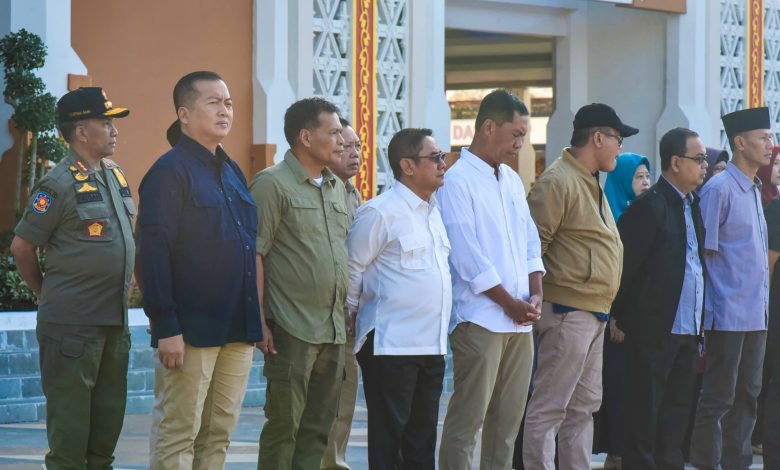 Gubernur NTB Lalu Muhamad Iqbal, Bersama jajaran Pemprov NTB, saat apel pagi dikantor gubernur NTB. (Fen/Ist)