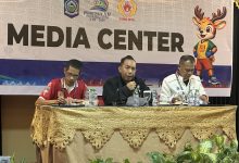 Ketua Umum KONI NTB Mori Hanafi didampingi Sekretaris Nurhaidin dan perwakilan Dinas Pemuda dan Olahraga Agus Sumayadi saat konferensi pers, Kamis 16 Juli 2026 di Mataram. (Fend)