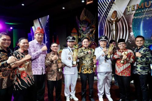 Penjabat (PJ) Gubernur NTB Hassanudin menerima 6 (enam) penghargaan sekaligus dari Kementerian Dalam Negeri. (Iba/Ist)