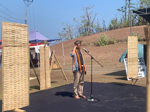 Kepala Dinas Pariwisata NTB Jamaludin Maladi, dalam acara pembukaan Festival Rinjani V, sekaligus dirangkai Jambore Pemuda di Desa Loloan Lombok Utara (27/10/2024). (Iba/Ist)