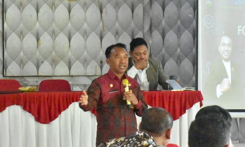 Kepala Dinas Kominfotik NTB, Najamuddin Amy saat menyampaikan materi pada Focus Group Discussion, Kamis (28/11). (Eks)