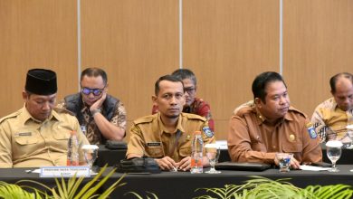 Plh Kadis Kominfotik NTB Yasrul (tengah). (Iam)