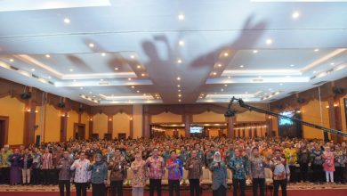 Penjabat (Pj) Gubernur Nusa Tenggara Barat (NTB) Hassanudin, memaparkan berbagai inovasi layanan administrasi kependudukan (Aminduk) dalam Rapat Koordinasi Nasional (Rakornas) Kedua Direktorat Jenderal Kependudukan dan Catatan Sipil (Dukcapil) yang resmi dibuka Wamendagri di Mataram, pada, Senin 04 November 2024 Malam. (Iam)