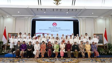 Isteri Gubernur NTB, Ibu Sinta Agatha Soedjoko resmi dilantik menjadi Ketua Dewan Kerajinan Nasional Daerah (Dekranasda) NTB periode 2025-2030 di Istana Wakil Presiden pada Senin 4 Maret 2025.(Adv)