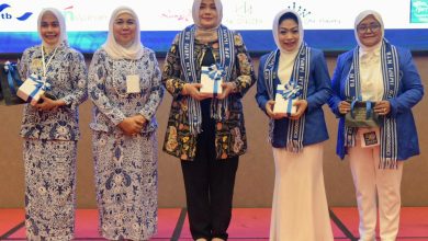 Wakil Gubernur Indah Dhamayanti Putri bersama Ketua IWAPI NTB usai melakukan pelantikan. (Iam/ADV)