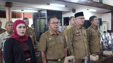 Kepala BRIDA NTB I Gede Putu Aryadi tengah) saat menghadiri pariprna DPRD NTB. (Iam)