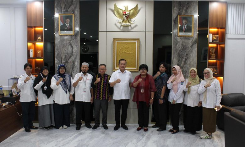 Gubernur NTB Lalu Muhamad Iqbal bersama Direktur Diseminasi dan Pemanfaatan Hasil Riset BRIN, Dr. Sri Nuryanti, Kepala Brida NTB I Gede Putu Aryadi. (Iba)