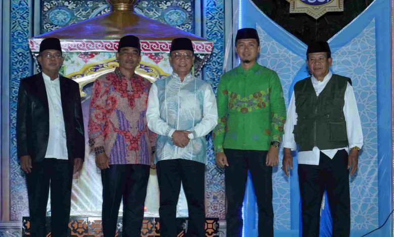 Wali Kota Bima Arahman, bersama Camat Raba, dan tokoh agama saat menghadiri pembukaan MTQ ke-18 tingkat kecamatan raba (Fen/Ist)