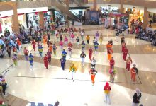 Tim senam tulang Jawa Timur, saat tampil di Lombok Epicentrum Mall Mataram. (Fen/Ist)