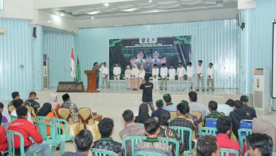 Pengurus HMI Cabang Kota Bima periode 2025-2026, saat dilantik oleh ketua HMI BADKO BALINUSRA, Abdul Halik. (Fen/Ist)