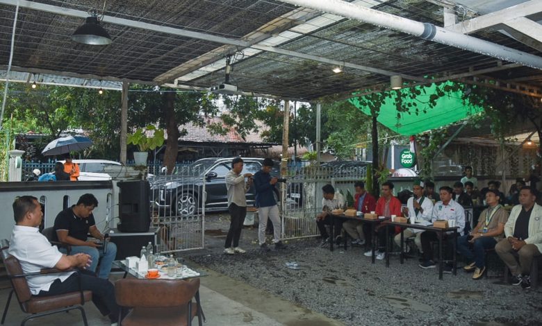Gubernur NTB Lalu Muhamad Iqbal, saat menghadiri dialog terbuka oleh aliansi mahasiswa Cipayung plus. (Fen/Ist)