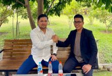 Efan Limantika, anggota DPRD NTB, bersama Apriyadin, penasehat hukumnya (Fen/Ist)