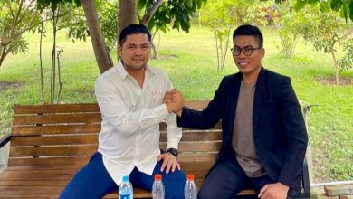 Efan Limantika, anggota DPRD NTB, bersama Apriyadin, penasehat hukumnya (Fen/Ist)