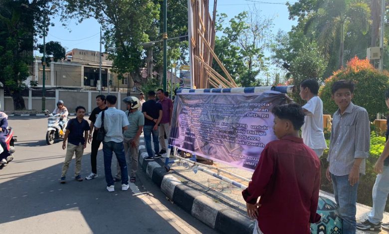 Masa aksi yang tergabung di aliansi pemuda NTB. (Fen/Ist)