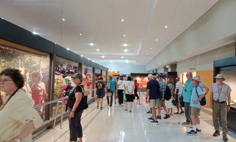 Kondisi Museum NTB saat kunjungan wisata viking orion dari Amerika dari Iyan. (Fen/Ist)