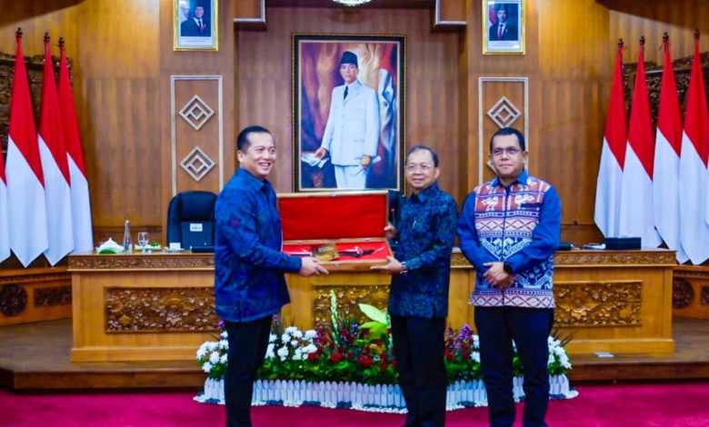 Gubernur NTB, NTT, BALI, saat pertemuan kerjasama regional di pendopo gubernur Bali. (Fen/Ist)