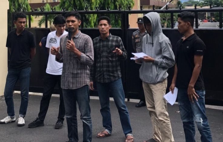 Masa Aksi Garuda NTB, saat aksi demonstrasi di depan markas polisi daerah ntb. ( Fen/Ist)