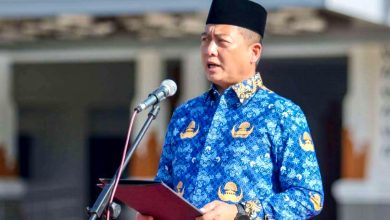 Gubernur NTB, Lalu Muhamad Iqbal saat menjadi pemimpin Upacara Hari Kesadaran Nasional di Lapangan Bumi Gora, Kantor Gubernur NTB. (Fen/Ist)
