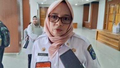Baiq Nelly Yuniarti, Kepala BDPSM NTB, saat diwawancara oleh media. (Fen/Ist)