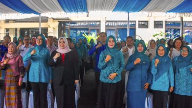 Wakil Gubernur NTB, Indah Dhamayanti Putri (Memakai Jaz Hitam), Bersama Dengan Ketua TP PKK NTB. (Fen/Ist)