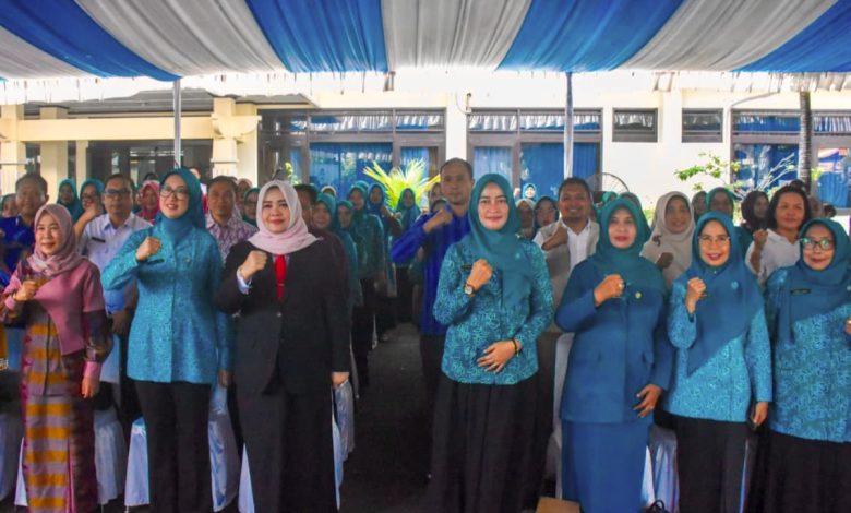 Wakil Gubernur NTB, Indah Dhamayanti Putri (Memakai Jaz Hitam), Bersama Dengan Ketua TP PKK NTB. (Fen/Ist)