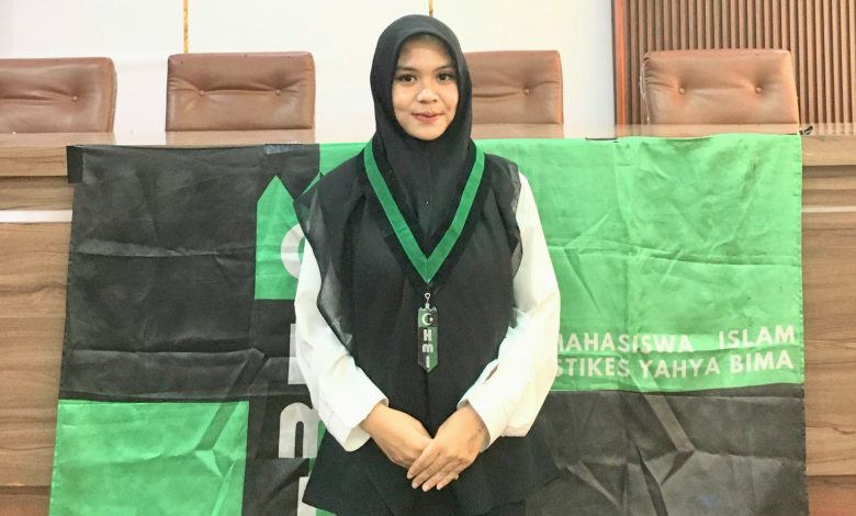 Mayang Adekatari, Ketua Umum HMI Komisariat Stikes Yahya Bima. (Fen/Dok. Pribadi)
