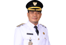 Bupati Dompu Bambang Fisrdaus. (Sumber: Ensiklopedia)